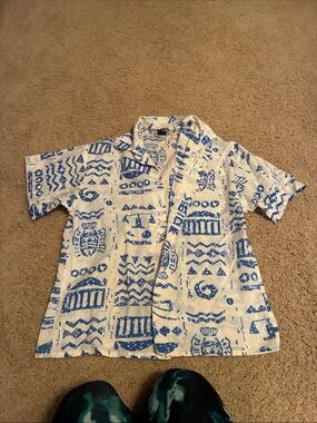 Vintage Blair White Shirt with Blue Abstract Print (size small)